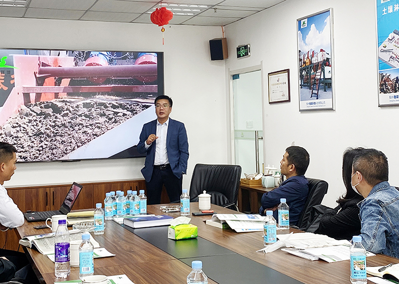 华中科技大学、中南大学一行莅临LETOU乐投生产基地会谈.jpg 华中科技大学、中南大学一行莅临LETOU乐投生产基地会谈